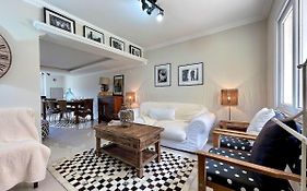 Casa Triplex 3 Dorm A 6Qd Rua Coberta Canela